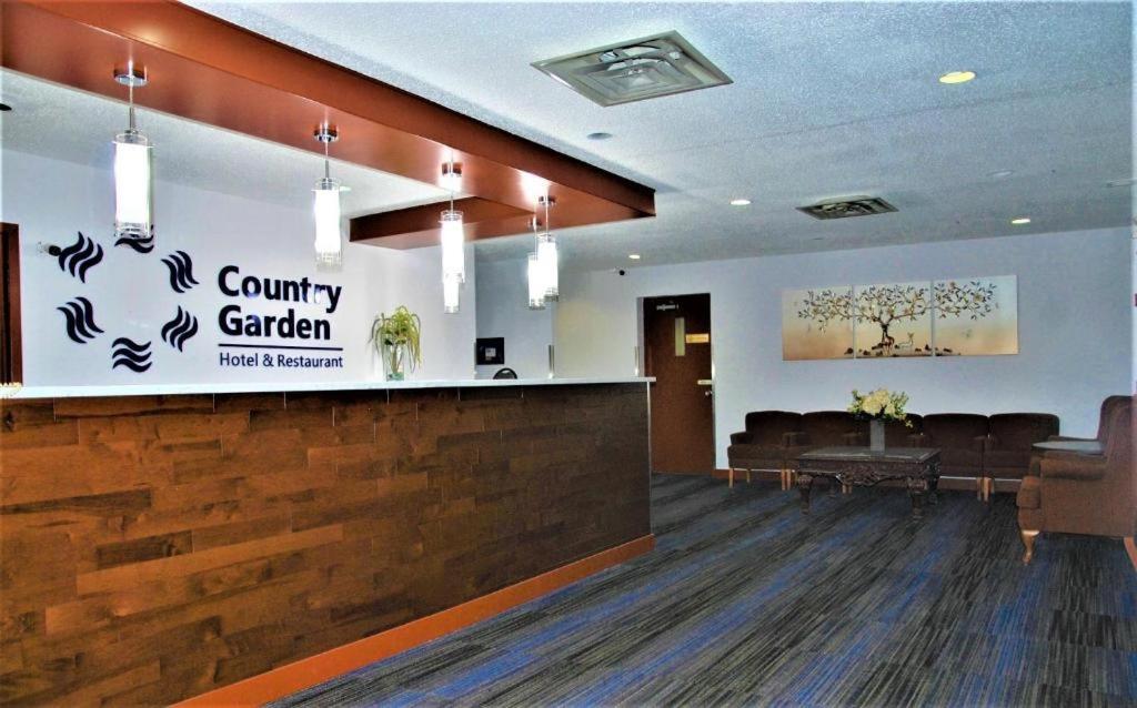 Country Garden Inn & Restaurant Smoky Lake Esterno foto