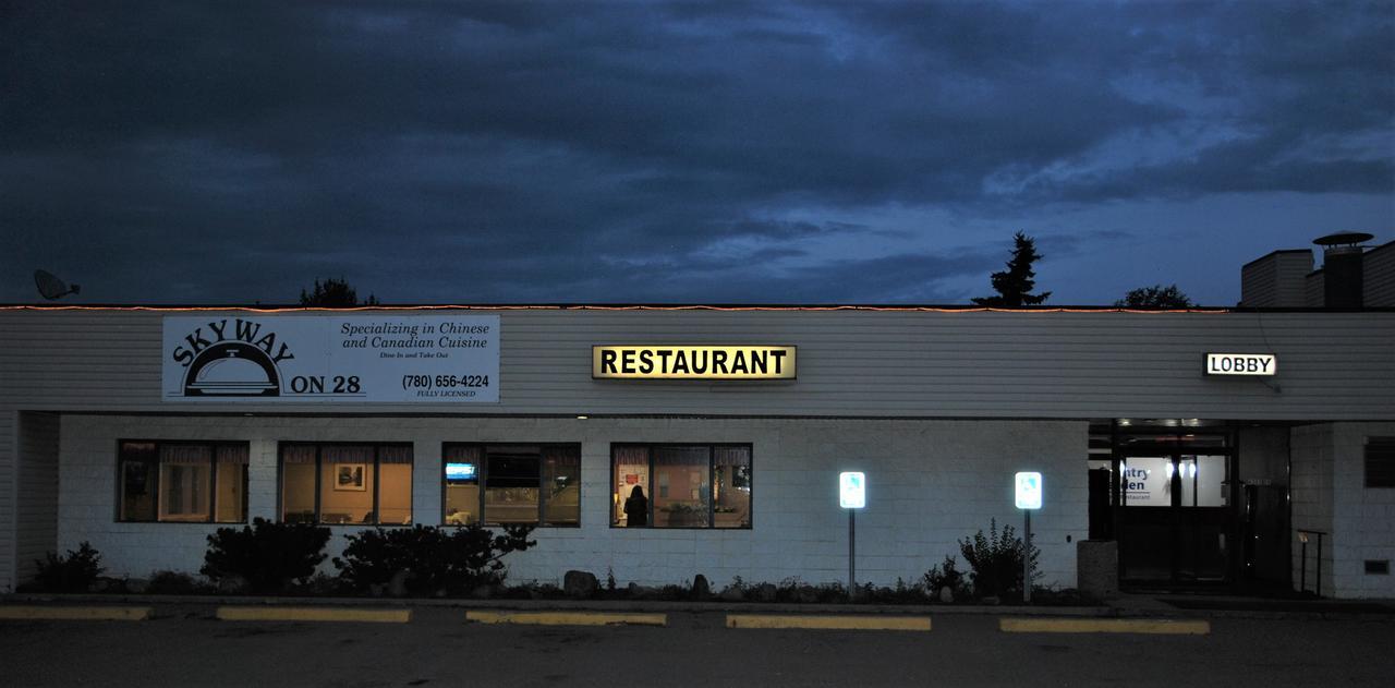 Country Garden Inn & Restaurant Smoky Lake Esterno foto