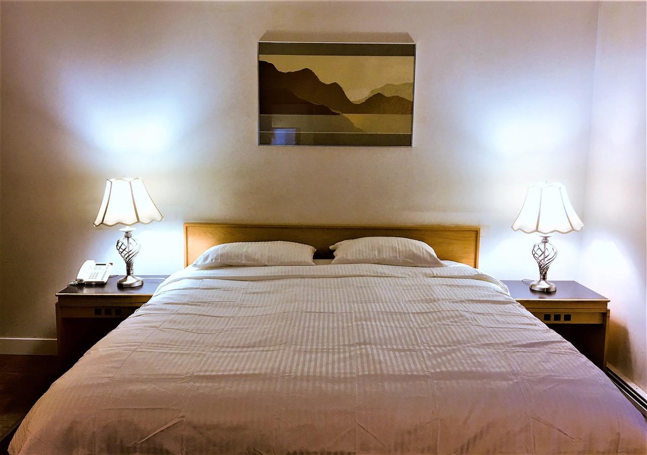 Country Garden Inn & Restaurant Smoky Lake Esterno foto