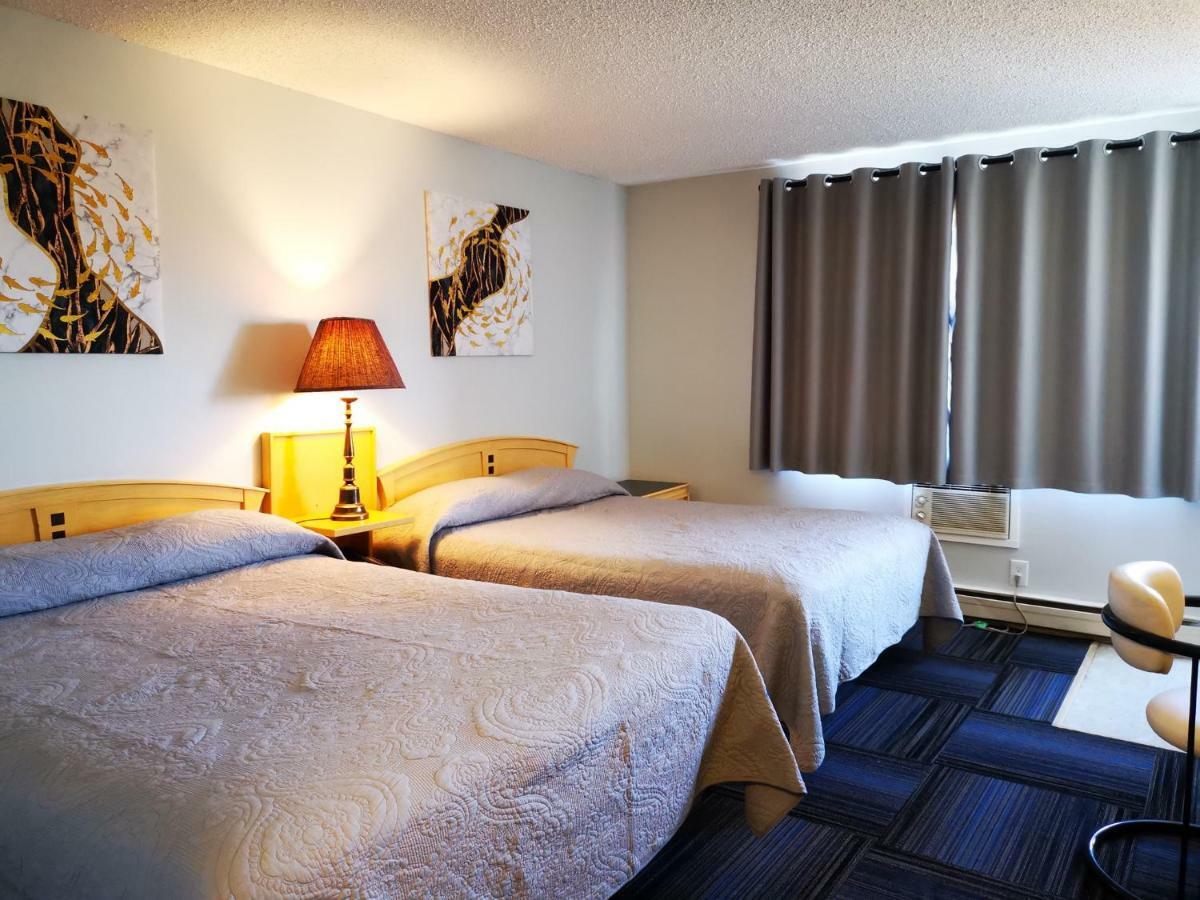 Country Garden Inn & Restaurant Smoky Lake Esterno foto