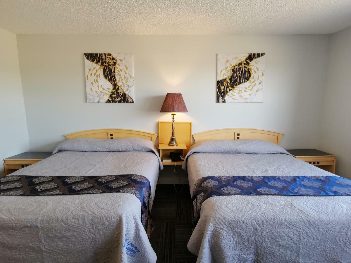 Country Garden Inn & Restaurant Smoky Lake Esterno foto